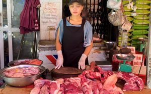 Thịt heo bán lẻ